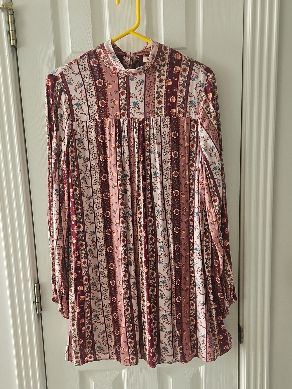 ANDREE BY UNIT Pink and Burgundy Floral Tie-Neck Dress, Sz M, EC